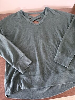 Oversized Medium Women’s Crewneck Sweatshirt